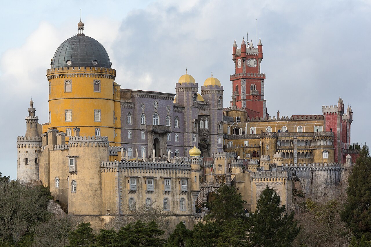 Arquitetura e cores do Palácio da Pena em Sintra
