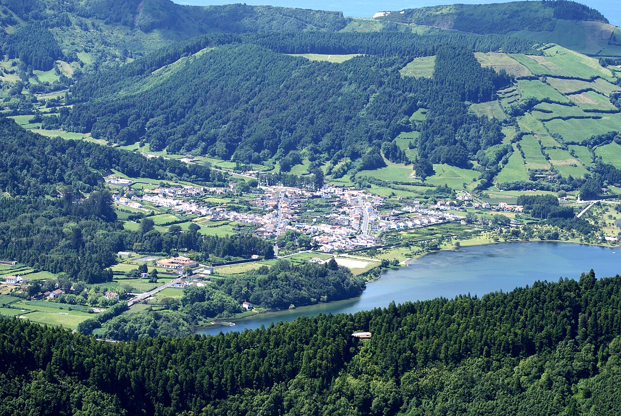 Paisagem verde das Sete Cidades